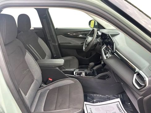 Used 2025 Chevrolet TrailBlazer LT FWD image 14