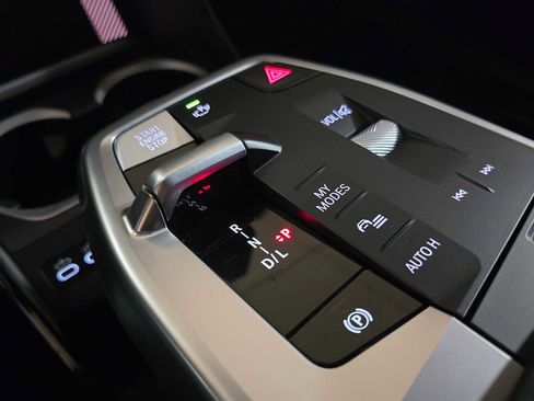 Used 2025 BMW X2 xDrive28i w/ Technology Package image 32