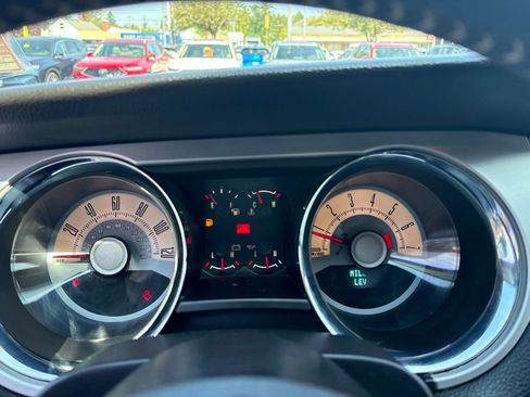 Used 2010 Ford Mustang Premium RWD image 17
