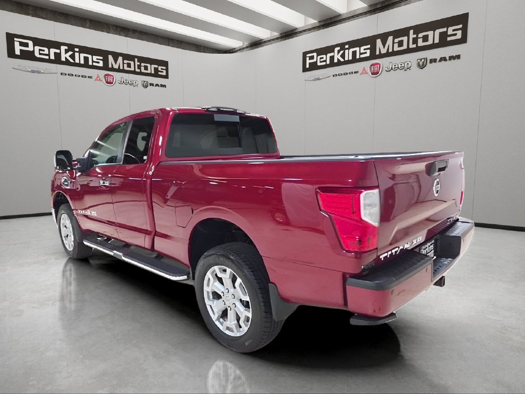Used 2017 Nissan Titan SV AWD/4WD image 9