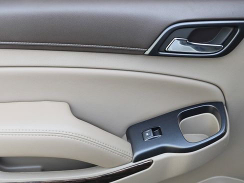 Used 2018 GMC Yukon SLT w/ Open Road Package image 39