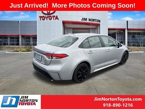 Used 2024 Toyota Corolla LE FWD image 5
