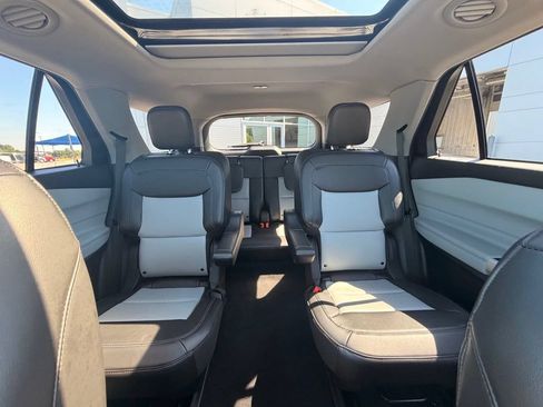 Used 2023 Ford Explorer XLT w/ Equipment Group 202A AWD/4WD image 20
