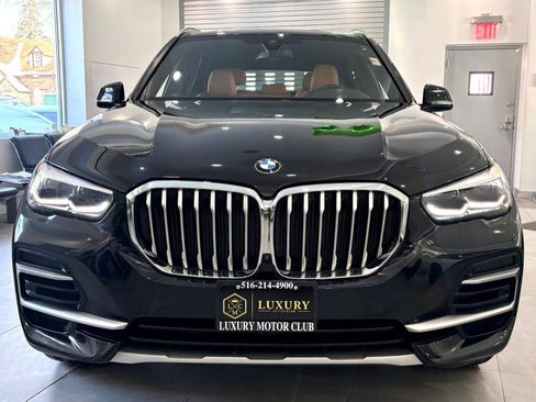 Used 2022 BMW X5 xDrive40i w/ Premium Package image 2