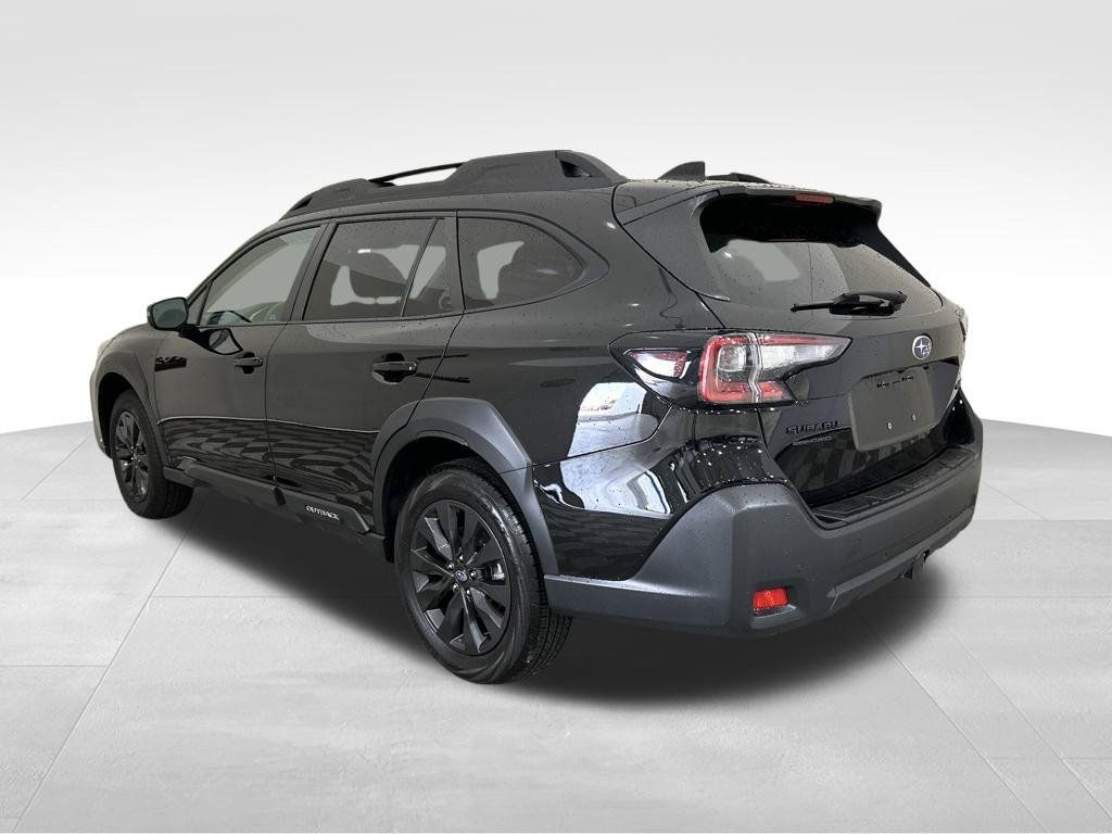 Used 2025 Subaru Outback Onyx Edition AWD/4WD image 3