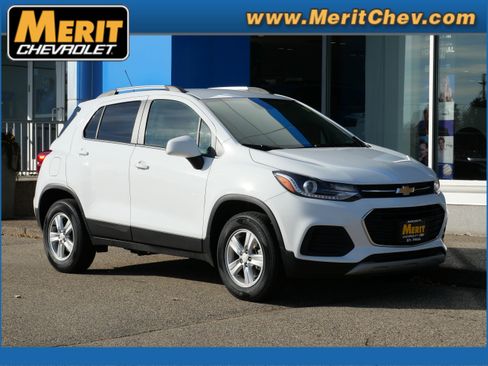 Certified 2022 Chevrolet Trax LT w/ LT Convenience Package image 1