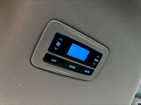 Used 2017 Toyota Sienna XLE Premium AWD/4WD image 33