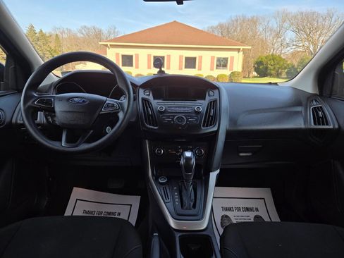 Used 2015 Ford Focus SE image 34
