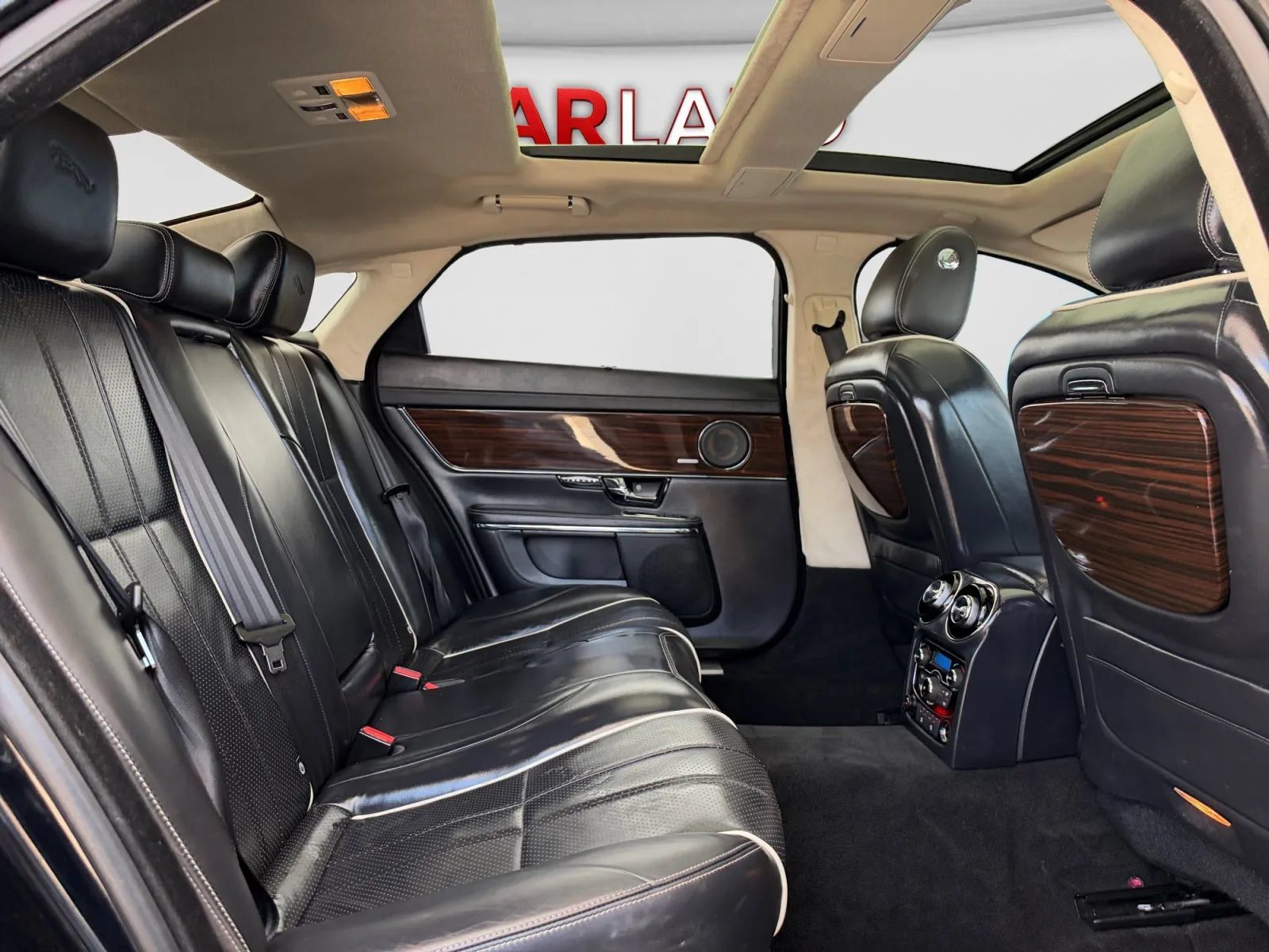 Used 2011 Jaguar XJ L RWD image 22
