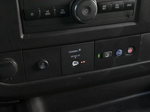 Used 2022 Chevrolet Express 3500 Extended w/ Driver Convenience Package RWD image 27