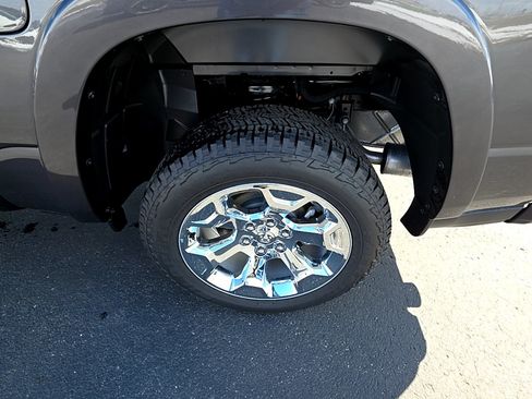 New 2026 RAM 1500 Big Horn AWD/4WD image 9