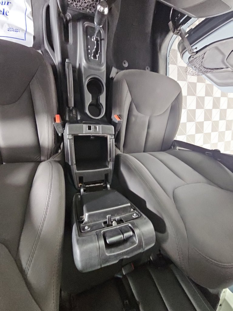 Used 2015 Jeep Wrangler Unlimited Sport w/ Quick Order Package 24S AWD/4WD image 30