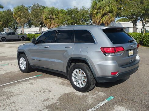 Used 2021 Jeep Grand Cherokee Laredo image 8