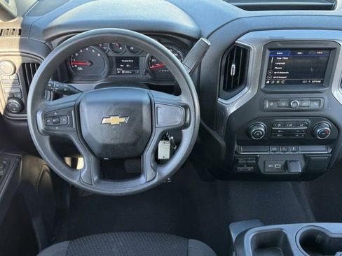 Used 2022 Chevrolet Silverado 2500 Custom w/ Custom Convenience Package image 12