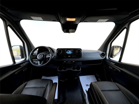 Used 2023 Mercedes-Benz Sprinter 2500 image 8