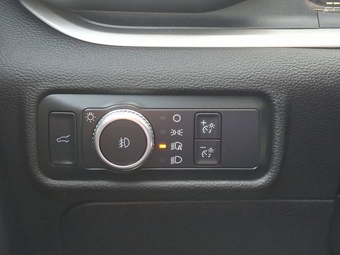 Used 2021 Ford Explorer XLT w/ Equipment Group 202A AWD/4WD image 26