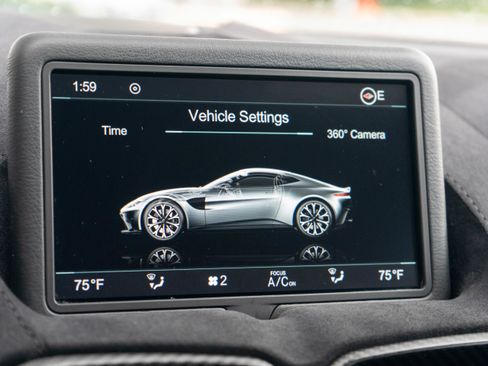 Used 2020 Aston Martin V8 Vantage Coupe image 20