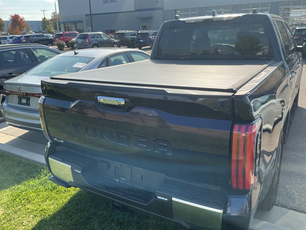 Used 2025 Toyota Tundra Limited AWD/4WD image 10