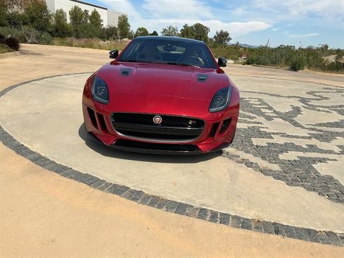 Used 2017 Jaguar F-TYPE R image 2