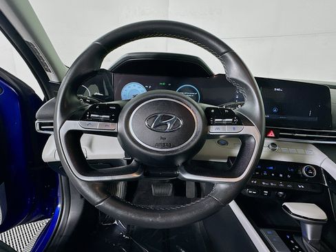 Used 2023 Hyundai Elantra Limited image 15