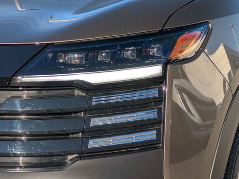 New 2026 Nissan Kicks SV w/ Cold Weather Package image 7