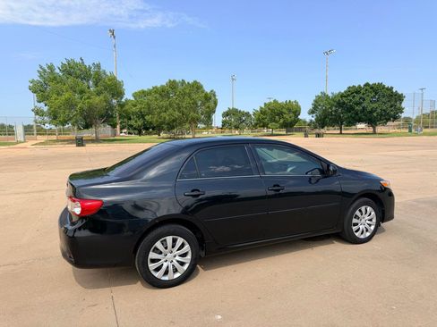 Used 2013 Toyota Corolla LE FWD image 25