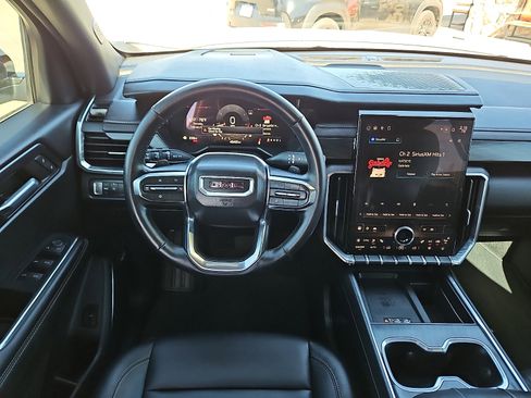 Used 2024 GMC Acadia Elevation image 8