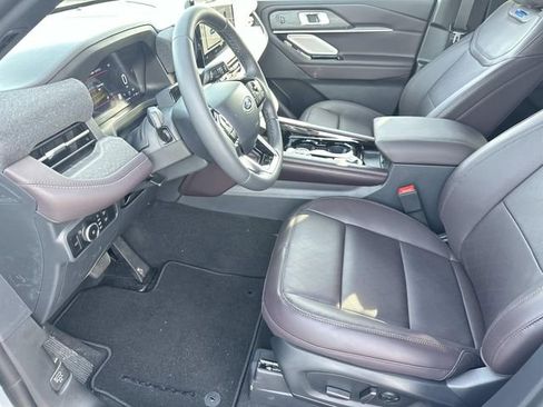 New 2026 Ford Explorer Platinum image 19