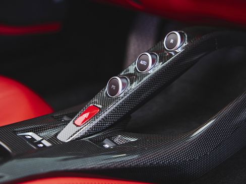 Used 2021 Ferrari 812 GTS image 36