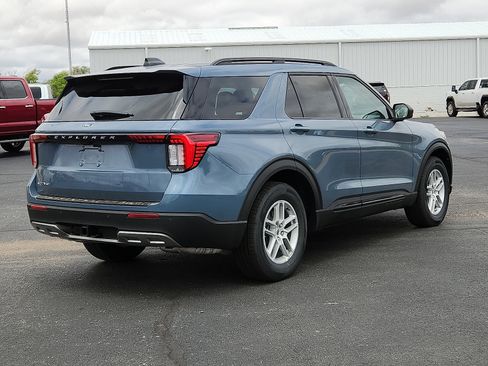 New 2026 Ford Explorer Active RWD image 4