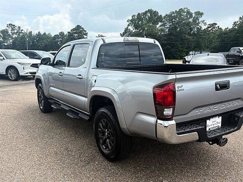Used 2021 Toyota Tacoma SR5 RWD image 22