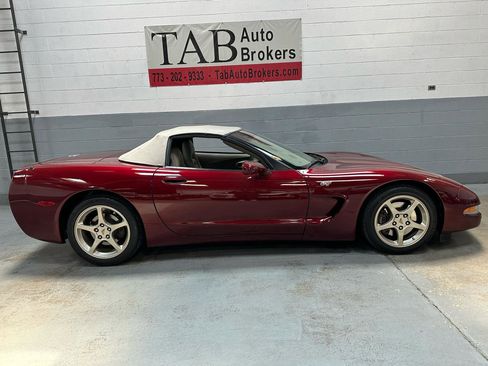 Used 2003 Chevrolet Corvette Convertible w/ Preferred Equipment Group1 RWD image 9