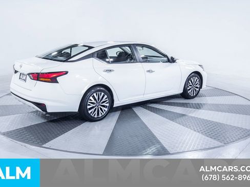 Used 2025 Nissan Altima 2.5 SV FWD image 10