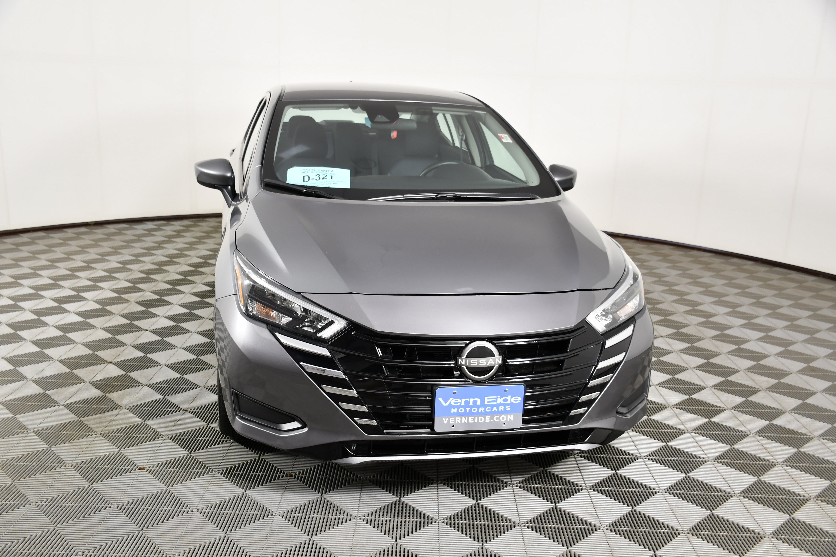 Used 2025 Nissan Versa SV w/ Trunk Package FWD image 3