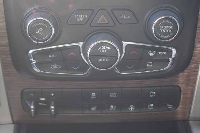 Used 2014 RAM 2500 Laramie w/ Black Appearance Group AWD/4WD image 30