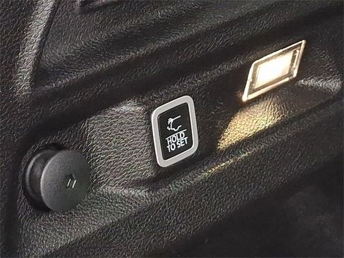 Used 2023 Jeep Grand Cherokee L Altitude image 32