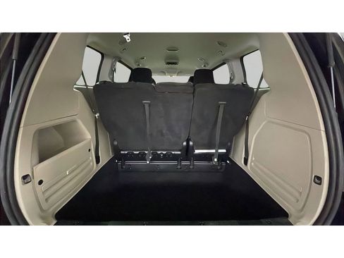 Used 2013 Dodge Grand Caravan SE FWD image 17