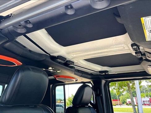 Used 2020 Jeep Gladiator Mojave AWD/4WD image 24