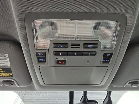 Used 2016 Toyota Highlander Limited FWD image 23