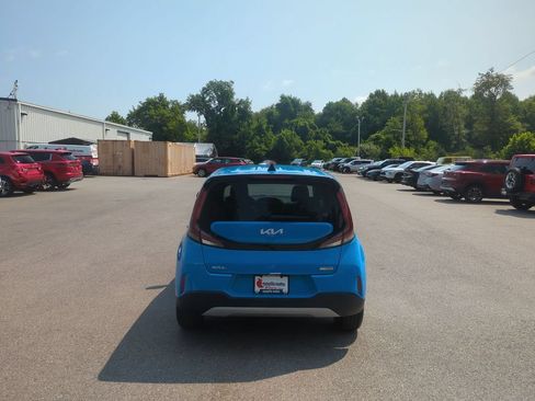 Used 2024 Kia Soul EX FWD image 6