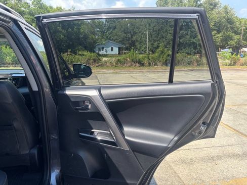 Used 2017 Toyota RAV4 Limited FWD image 19