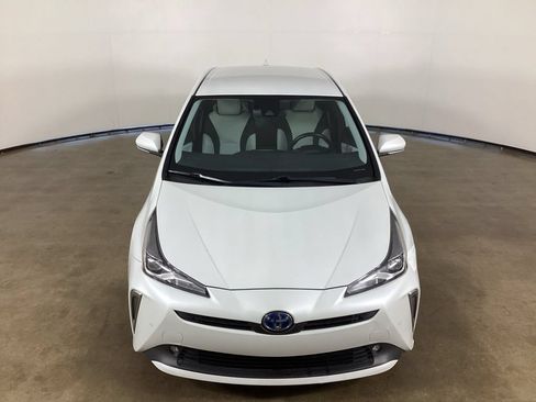 Used 2022 Toyota Prius XLE FWD image 2