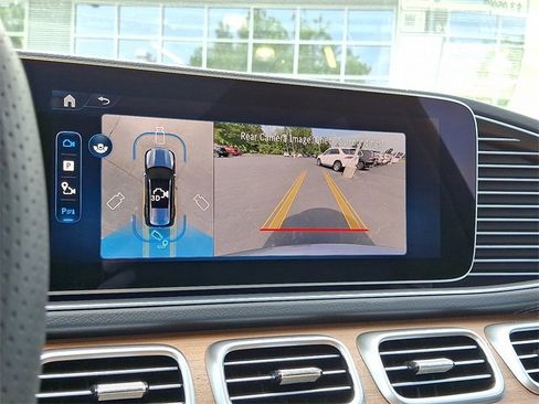 Used 2025 Mercedes-Benz GLS 450 4MATIC image 19