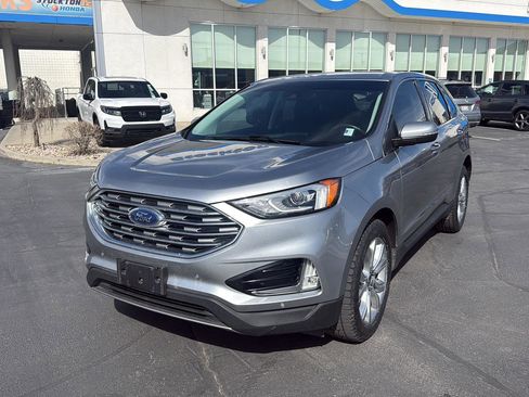 Used 2022 Ford Edge Titanium image 3