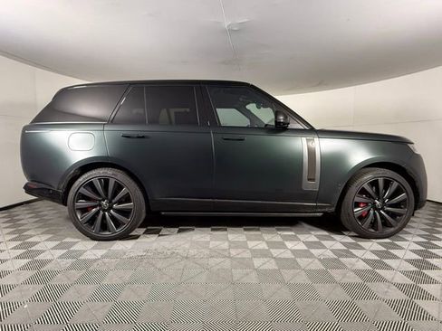 Certified 2025 Land Rover Range Rover SV image 9