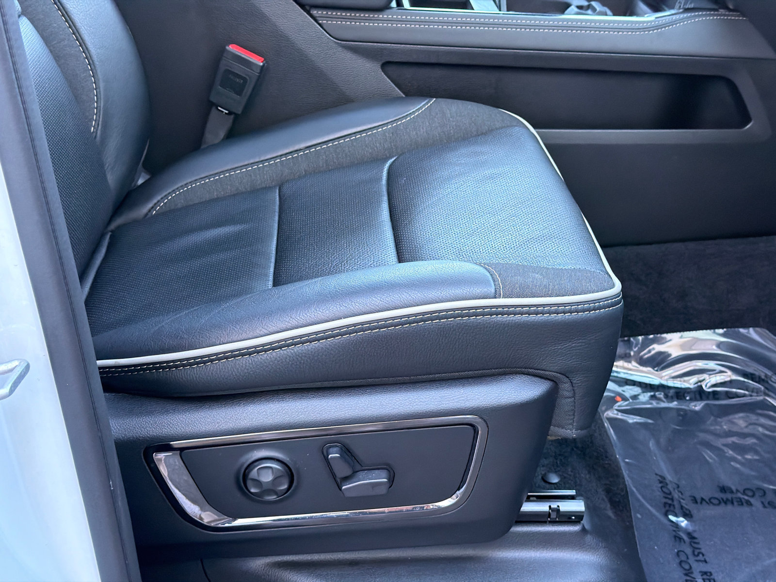 Used 2025 RAM 1500 Limited AWD/4WD image 14