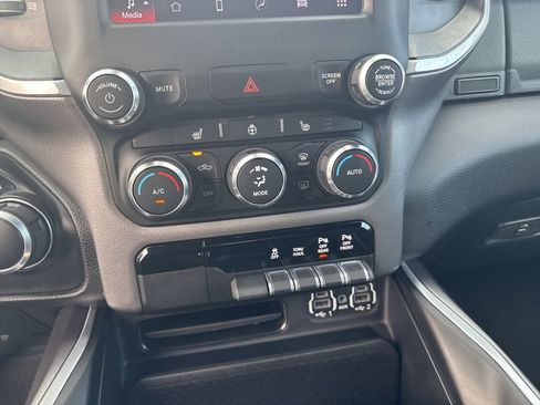 Used 2022 RAM 1500 Big Horn AWD/4WD image 14