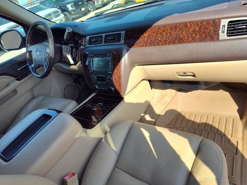 Used 2011 GMC Yukon Denali image 49