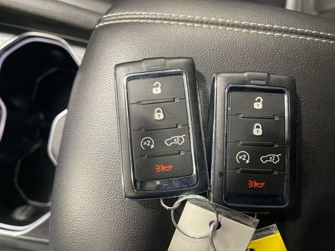 Used 2023 Jeep Grand Cherokee Limited AWD/4WD image 21