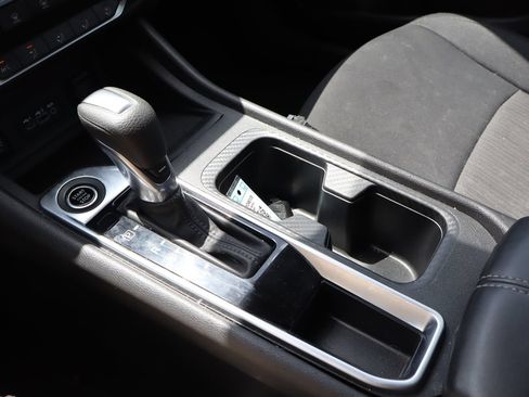 Used 2024 Nissan Sentra SV FWD image 24